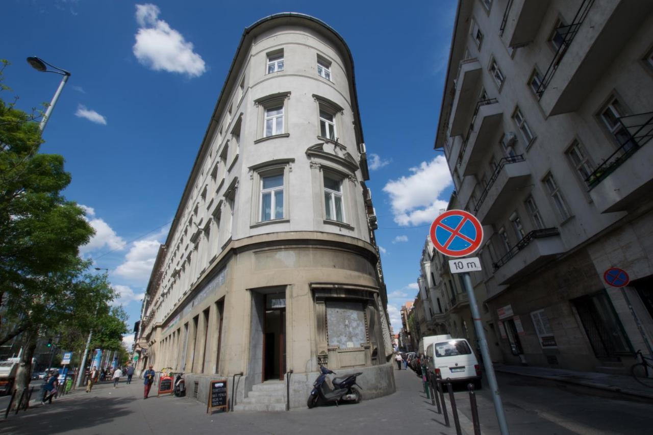 Flatiron Budapest Building - By Hi5 ภายนอก รูปภาพ